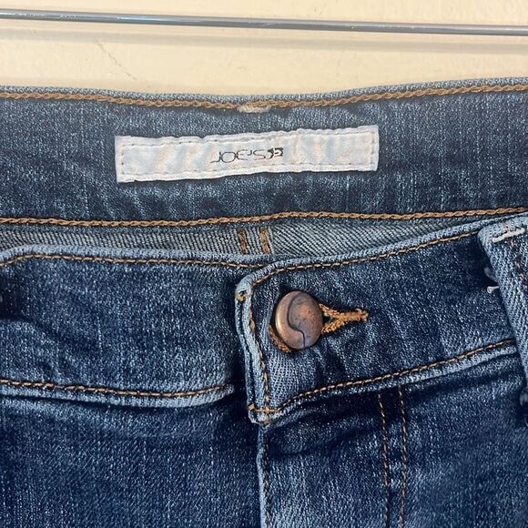 Joe’s Jeans Socialite Kicker Cropped Jean - Picture 3 of 7